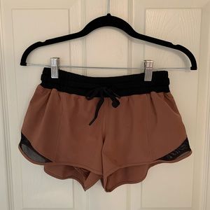 Lulu Lemon Hotty Hot Short 2.5 Inseam